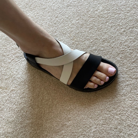 Sorel sandals - Picture 3 of 5